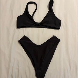 Skatie Black V-Waist Bikini Set